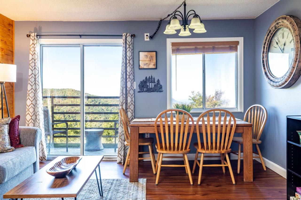 Wow Views!!-Mountain Escape-Outdoor Pool-Close To Downtown-Wifi-Cable-Private Balcony Gatlinburg Extérieur photo