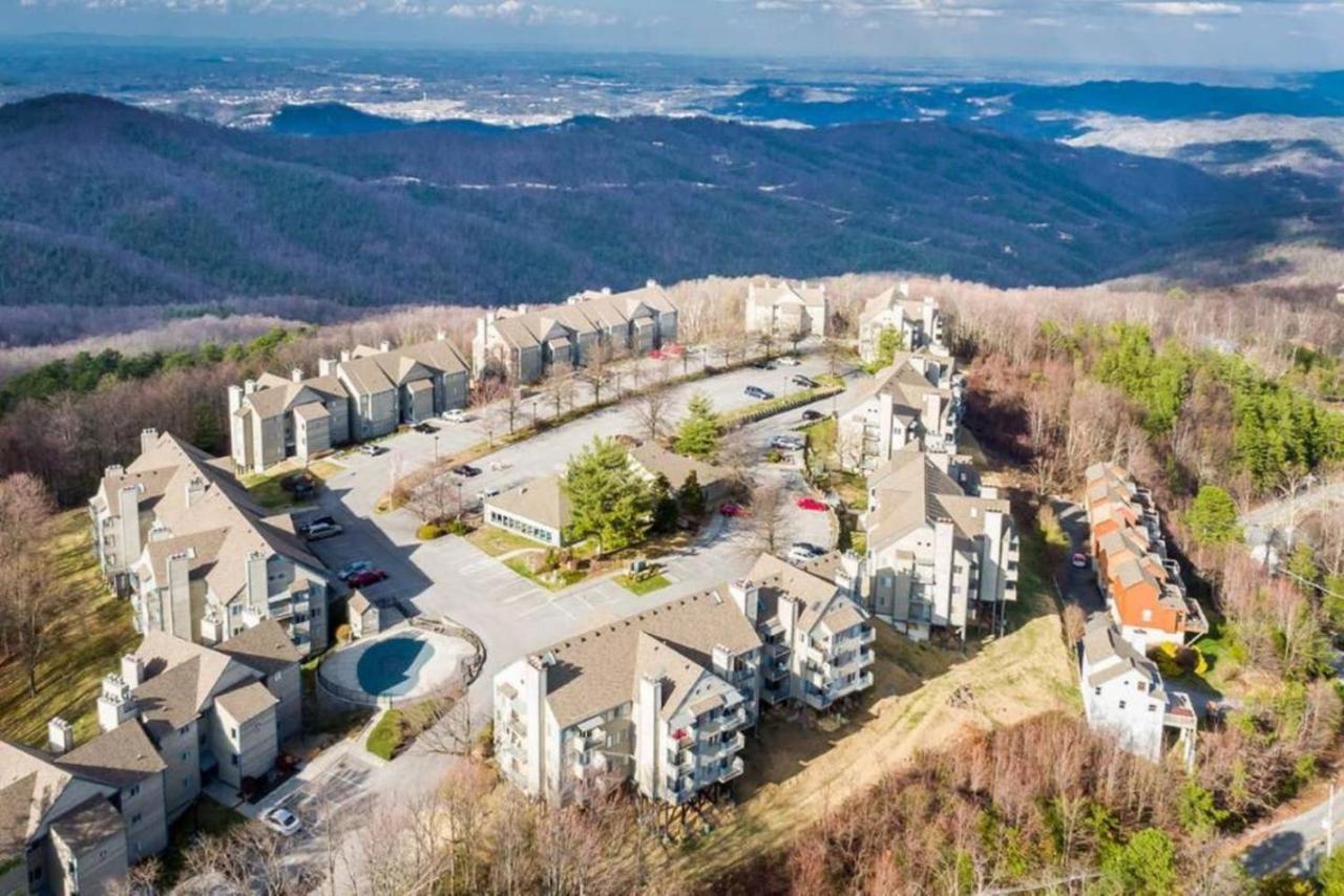 Wow Views!!-Mountain Escape-Outdoor Pool-Close To Downtown-Wifi-Cable-Private Balcony Gatlinburg Extérieur photo