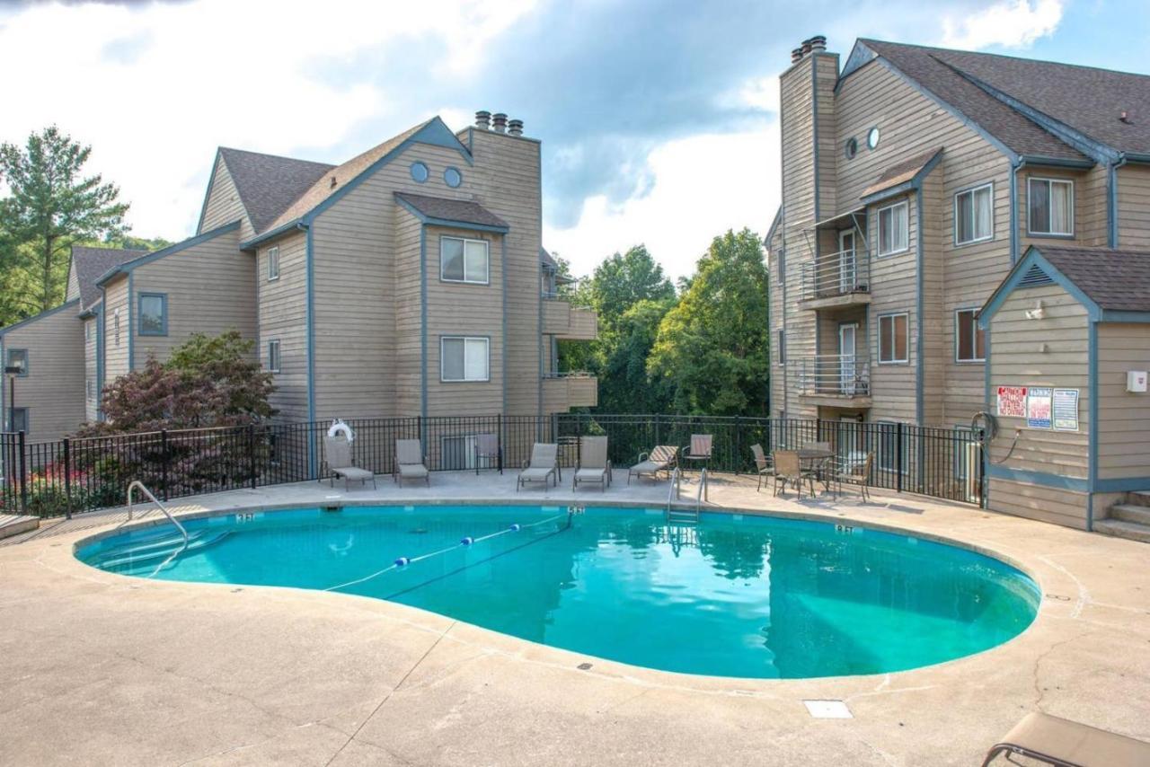 Wow Views!!-Mountain Escape-Outdoor Pool-Close To Downtown-Wifi-Cable-Private Balcony Gatlinburg Extérieur photo